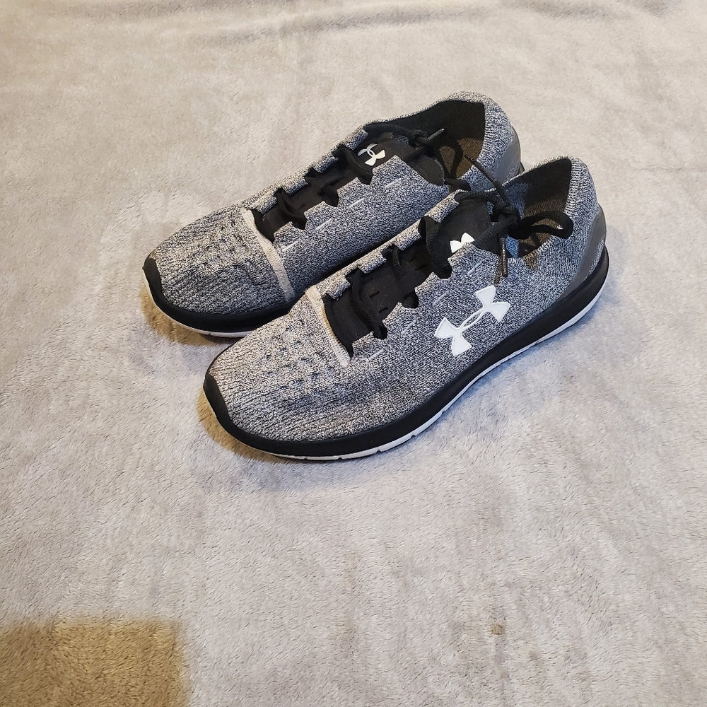 Under Armour Charged Women's Running Shoes CLEAN 9.5